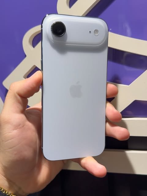 Smartphone real fotografado na Cell Shop